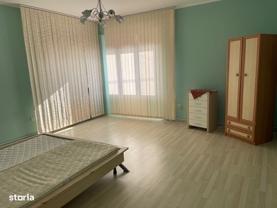 Apartament cu 3 camere, 90 mp, Zona Centrala