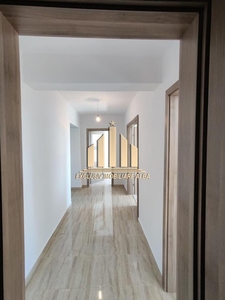 Apartament cu 3 camere de inchiriat, Centru