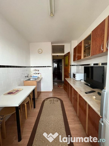 Apartament de 3 camere ( Bloc Reablilitat)-Margeanului-Co...