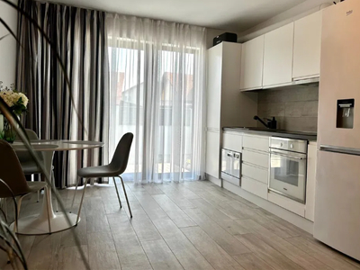 De inchiriat Apartament 3 camere la Vila tip Duplex, zona Dealul Furcilor. Pret inchiriere: 700 Euro/luna.