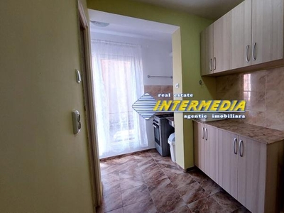 Garsoniera renovata de inchiriat in Alba Iulia zona Cetate Piata etaj intermediar