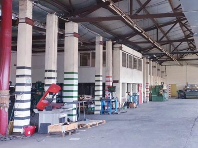 Hala industriala de 800 mp de inchiriat in zona Vlaicu
