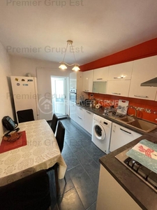 Apartament 3 camere, Centru, 70mp, se acceptă studenți