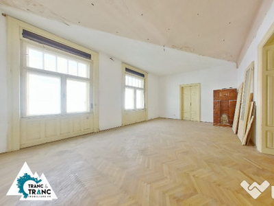 Apartament / Birou generos cu 2 camere pe Bdul Decebal