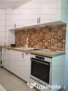 Apartament cu 3 camere, 2 bai, complet renovat-Zona Racadau