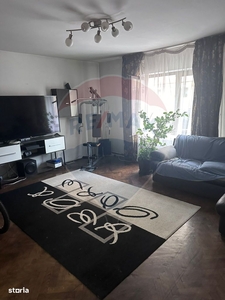 Apartament cu 3 camere de vânzare în zona Central