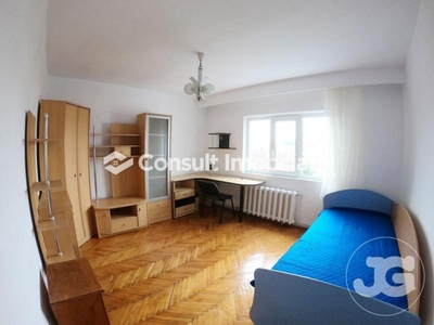 Apartament cu 3 camere | Decomandat | Zona The Office