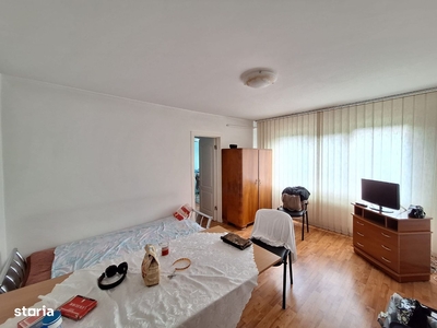 Apartament cu 3 Camere Semidecomandat în Zona Tic-Tac Bacau