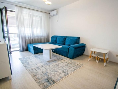 Apartament cu 3 camere,decomandat,metrou Aparatorii Patriei