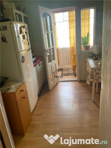 Apartament de 3 camere Zona Soarelui