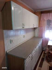 Apartament de vanzare 3 camere etaj 3 zona Nufarul