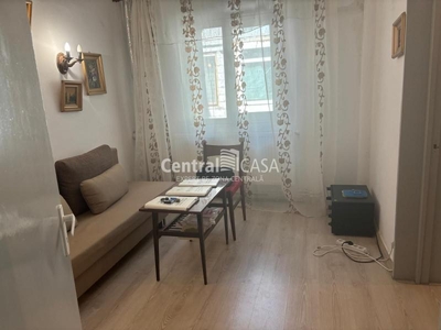 Apartament de vanzare cu 2 camere, Centru