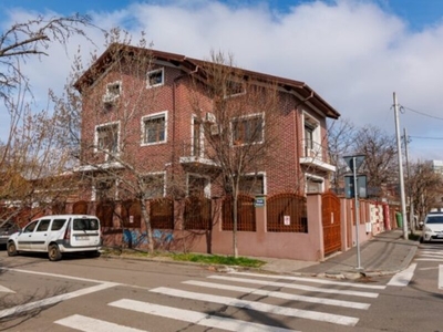 Casa Bucurestii Noi Jiului Vanzare vila 8 camere 2008 Va