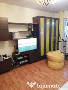 Proprietar apartament 3 camere decomandat Ploiesti Lamaita