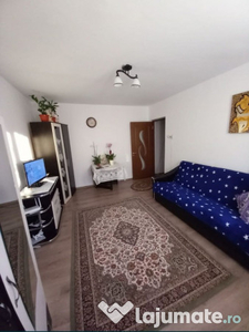 Vand apartament cu 2 camere