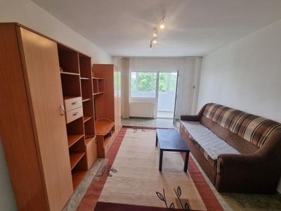 Vanzare apartament 3 camere cu 2 bai si 2 balcoane in zona 9 Mai