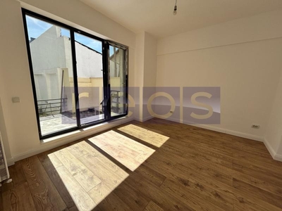 VANZARE APARTAMENT 3 CAMERE + CURTE 150 MP | ZONA ANDRONACHE