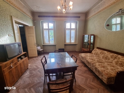 Vanzare casa 4 camere- Patrimoniu, cu teren de 700 mp in zona Marasest