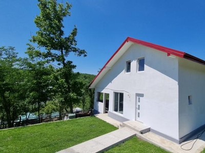 Vanzare Casa-vila 4 camere in zona Soimari- Prahova