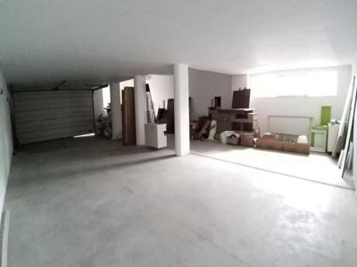 Spatiu comercial/depozitare 210 mp, Gh. Doja, demisol