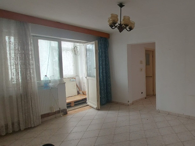 Al.Ghioceilor(Bazinul de inot) Apartament 3 camere /et.2/centrala/PVC