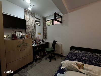 Apartament de vanzare cu 2 camere, etajul 3, zona Alexandru cel Bun