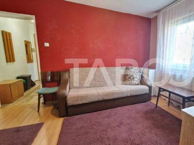 Apartament 2 camere de vanzare etaj intermediar 3 in zona Ra