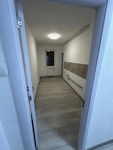 Apartament 2 camere decomandat nemobilat zona Tractorul