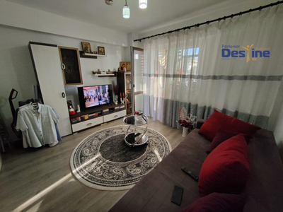 Apartament 2 camere decomandat parter înalt