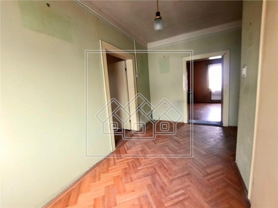 Apartament 2 camere la casa