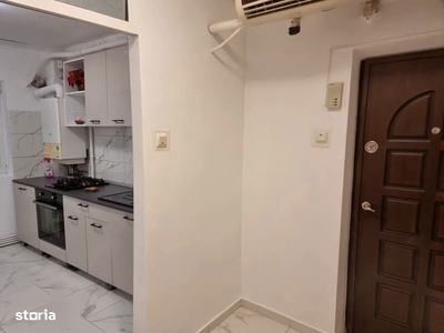 Apartamet 5 camere, 140 mp, terasa 60 mp, zona Balcescu