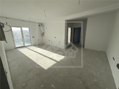 Apartament 3 camere 2 bai