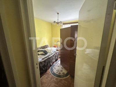 Apartament 3 camere 70 mpu parter zona 13 Decembrie