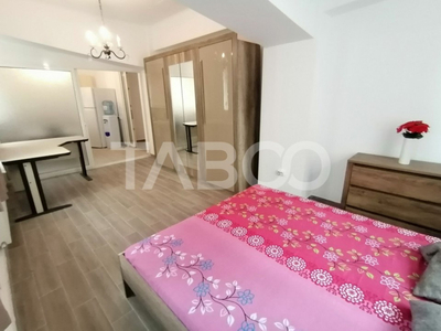 Apartament 3 camere 80 mpu pretabil spatiu comercial zona St