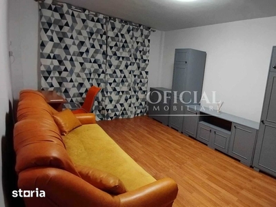 69800euro, Husi, zona centrala, apartament liber 3 camere, renovat