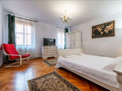 Apartament 3 camere centrul istoric