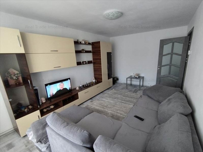 Apartament 3 camere decomandat intrare Racadau 10ENI