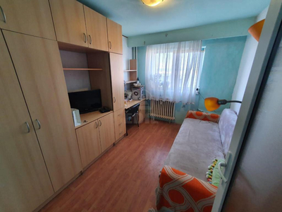 Apartament 3 camere decomandat MANASTUR