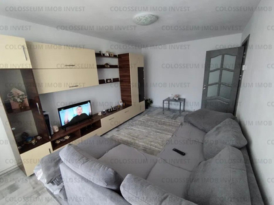 Apartament 3 camere decomandat - zona Judetean