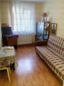 Apartament 3 camere decomandat - zona Noua