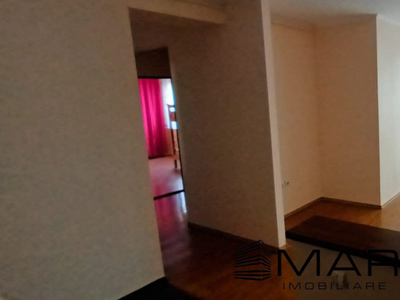 Apartament 3 camere decomandate garaj+boxa Strand 2