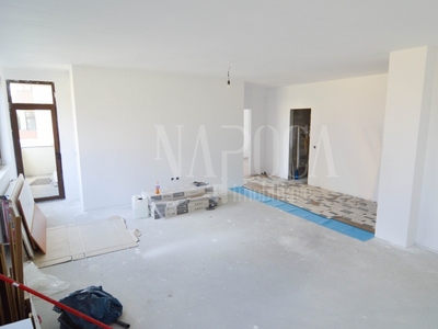 Apartament 3 camere in Floresti!