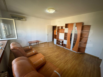 Apartament 3 camere semidecomndate