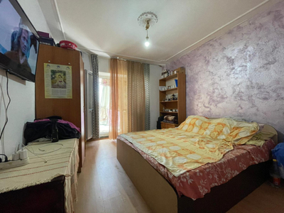 Apartament 3 camere si 2 bai