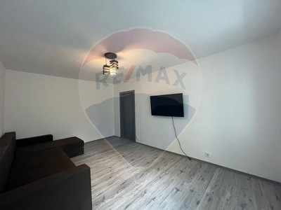 Apartament 3 camere vanzare in bloc de apartamente Bucuresti, Crangasi