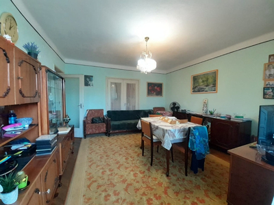 Apartament 4 camere 84 mp