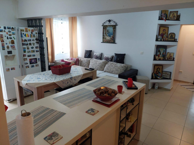 Apartament 4 camere | 9 Mai