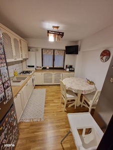 Apartament 4 camere 90 mp, mobilat și utilat complet - Zona Piața mare