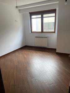 Apartament 4 camere -DOROBANTI -