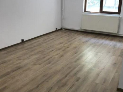 Apartament 4 camere Mall Vitan - Centrala Proprie